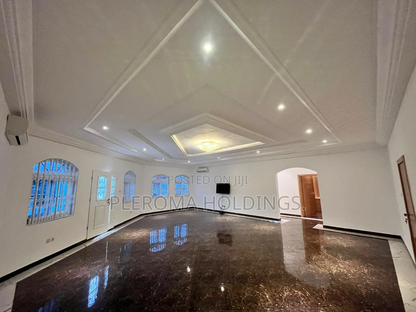 5bdrm Mansion in East Legon for rent