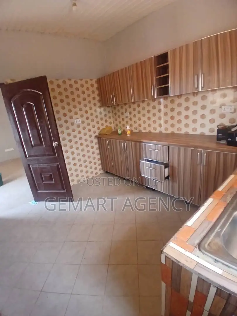 2bdrm Apartment in Taifa Mr Agyei for rent
