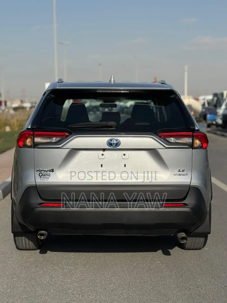 Toyota RAV4 LE 2021 Silver