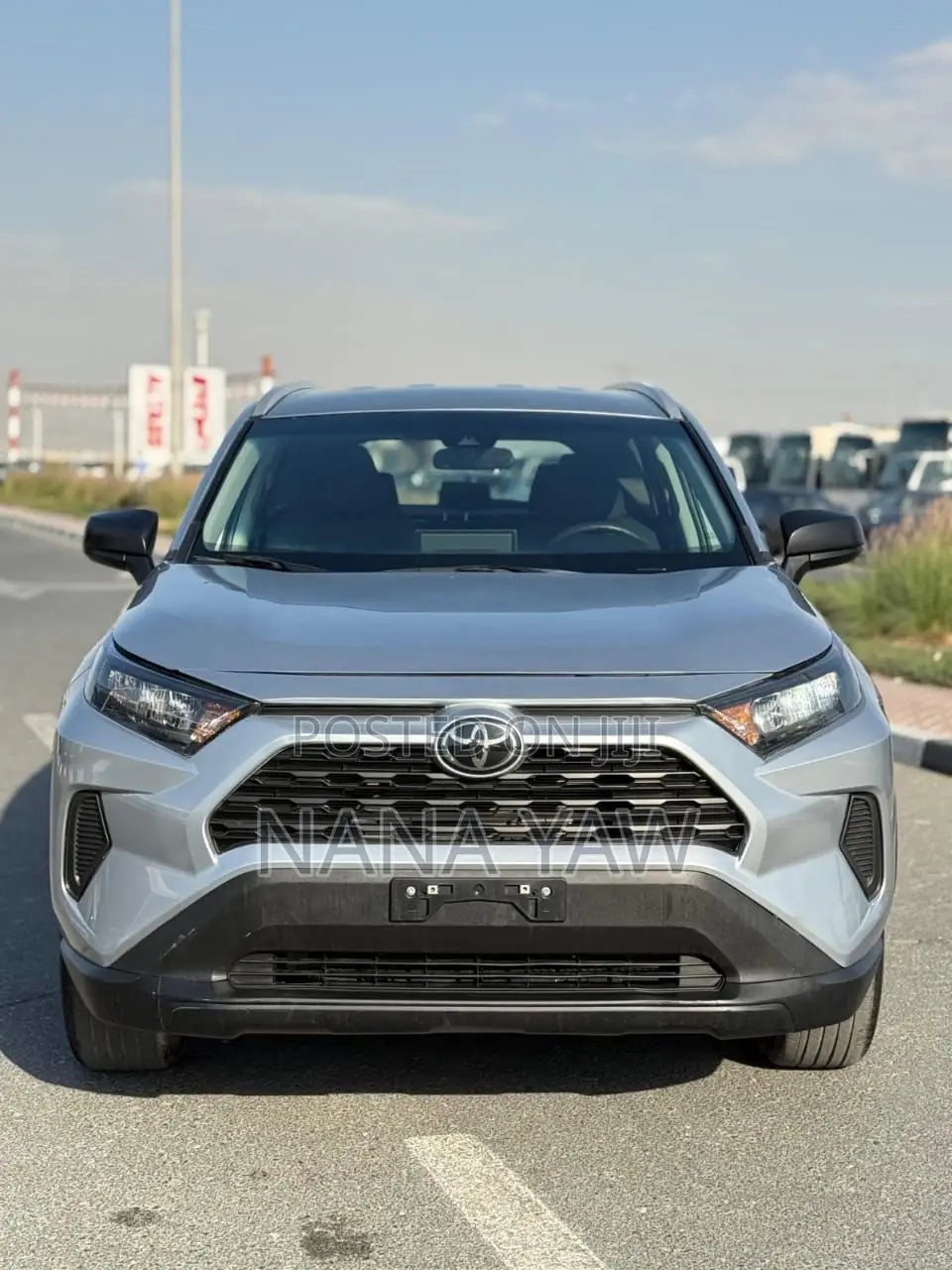 Toyota RAV4 LE 2021 Silver