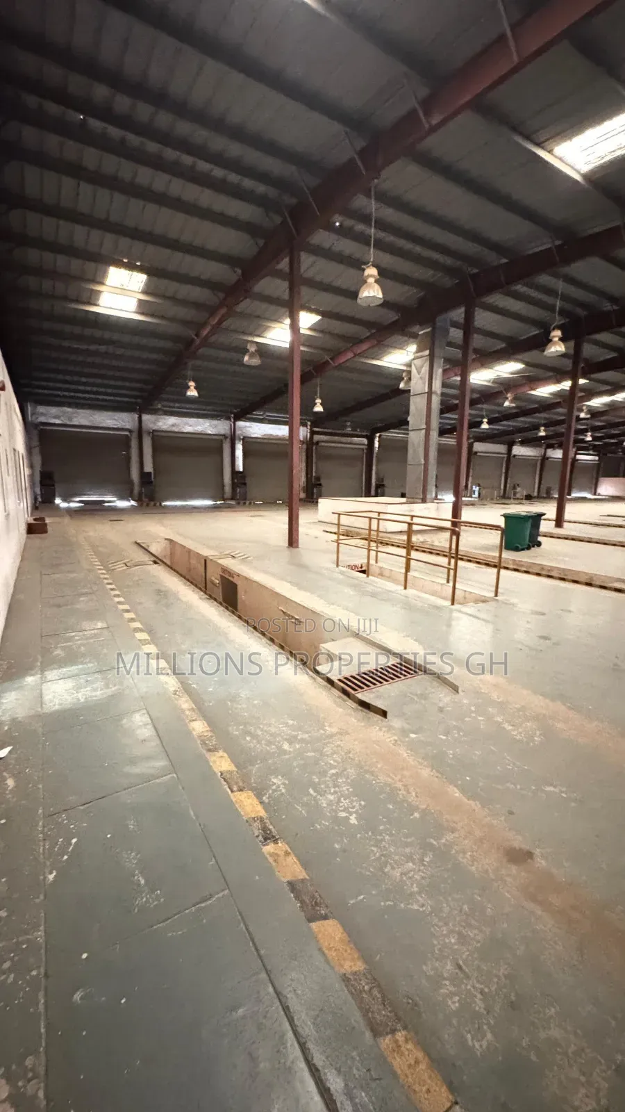 Warehouse /Mall/Station 4sale Amasaman