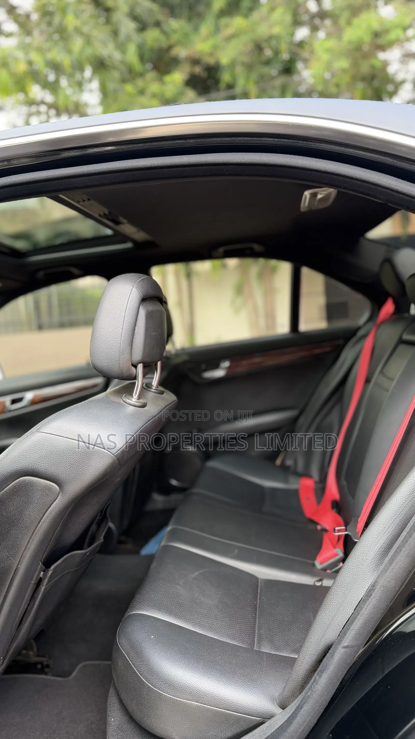 Mercedes-Benz C300 Sport 4Matic Sedan AWD (3.0L 6cyl 7A) 2010 Black