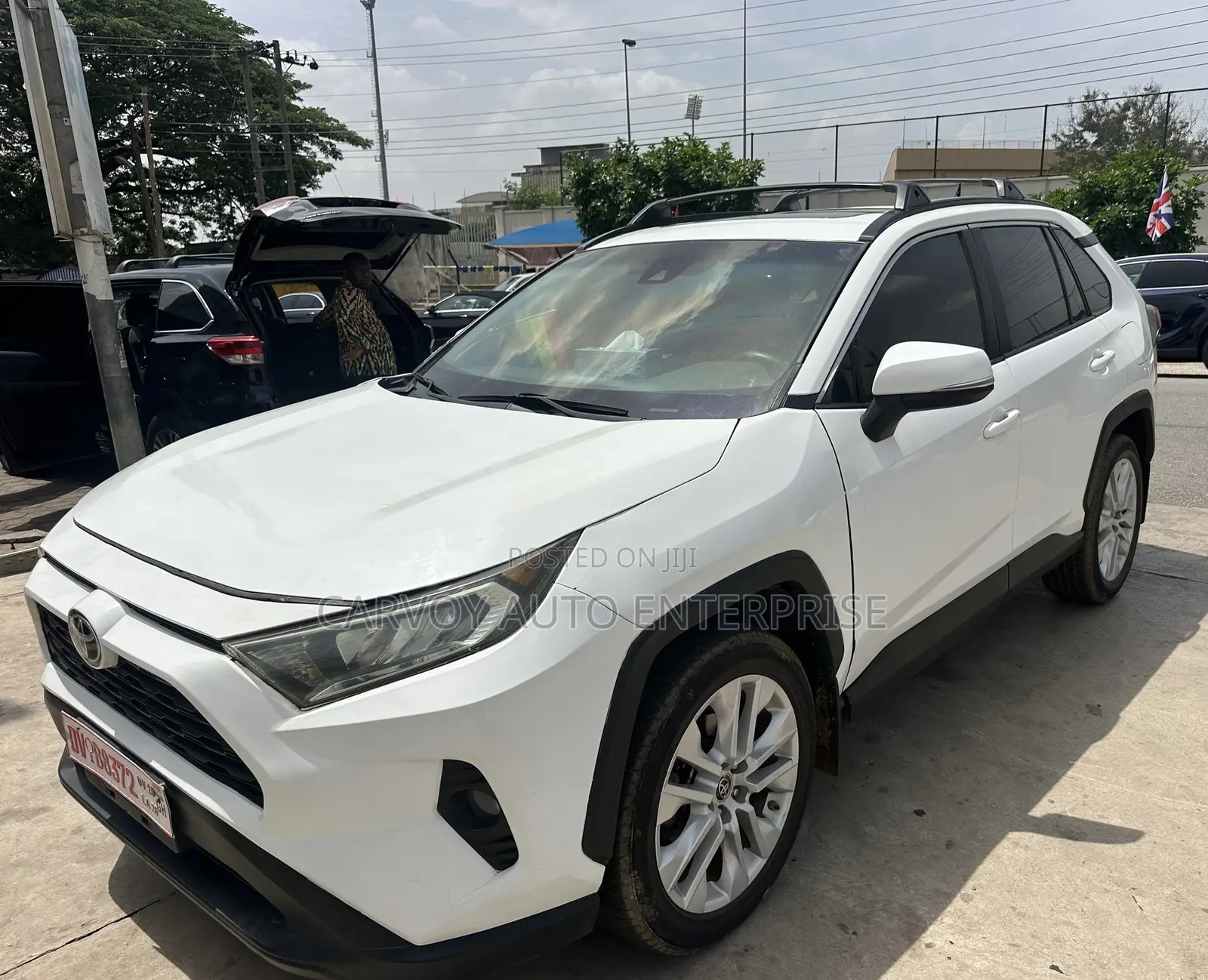 Toyota RAV4 XLE AWD 2019 White