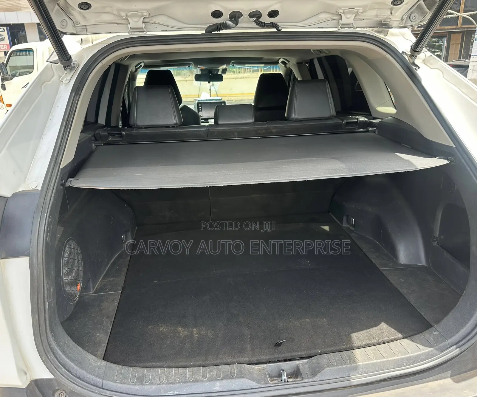 Toyota RAV4 XLE AWD 2019 White