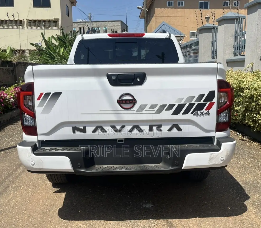 New Nissan Navara 2025 White