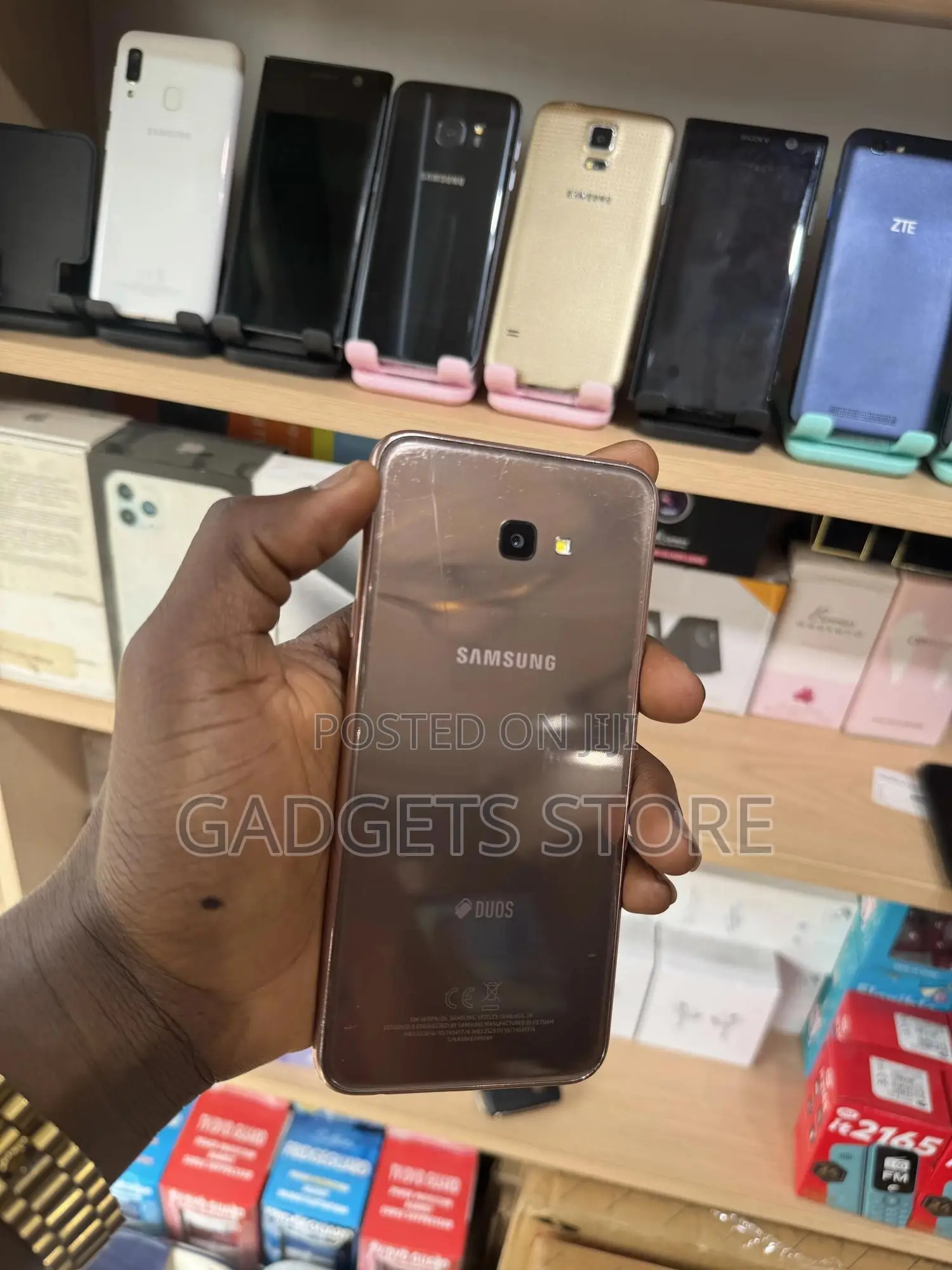 Samsung Galaxy J4 Plus 32 GB Gold