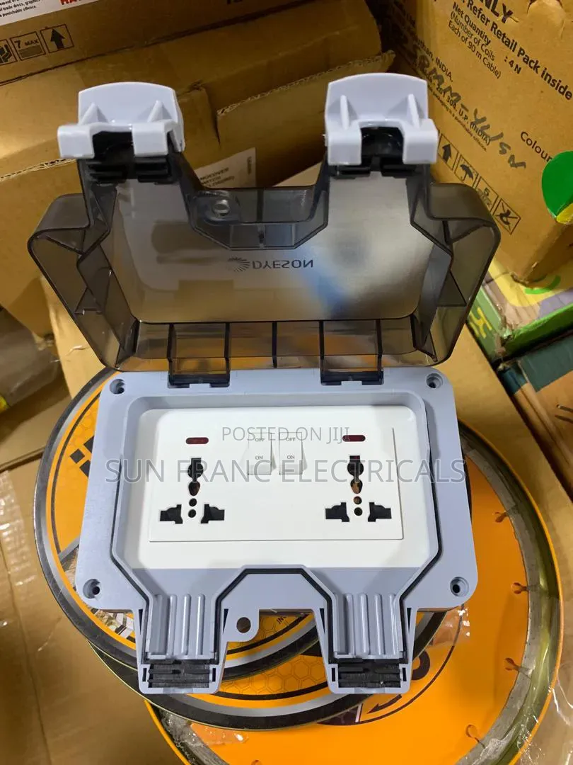 Outdoor Waterproof Double Outlet Socket With Protective Cover