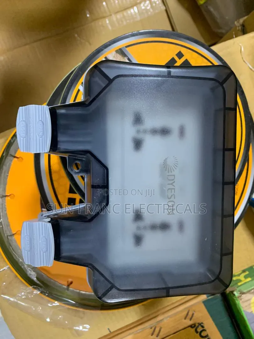 Outdoor Waterproof Double Outlet Socket With Protective Cover
