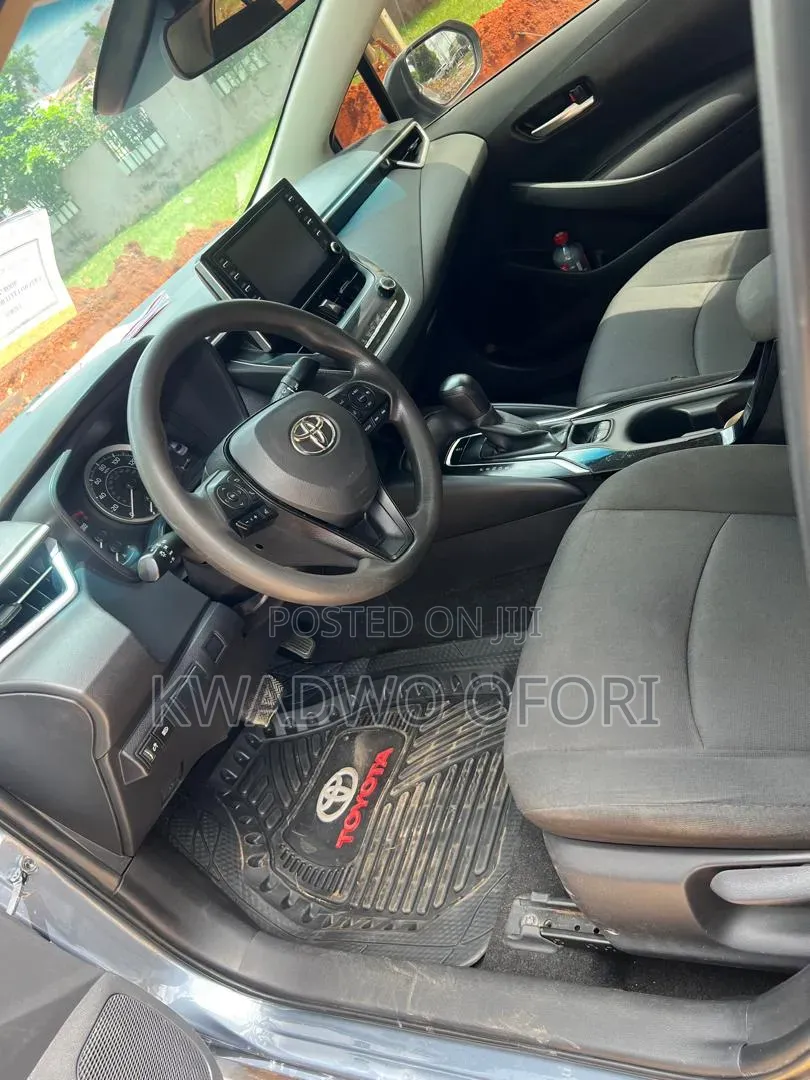 Toyota Corolla LE 2020 Blue