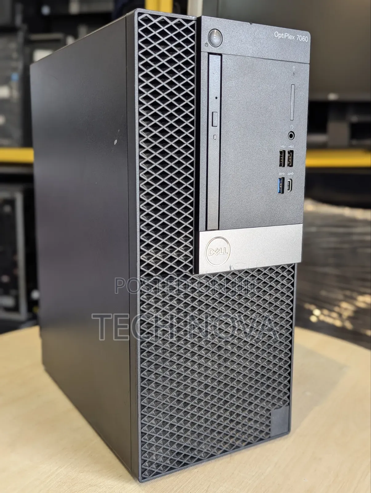 Desktop Computer Dell OptiPlex 7060 16GB Intel Core i5 SSD 256GB
