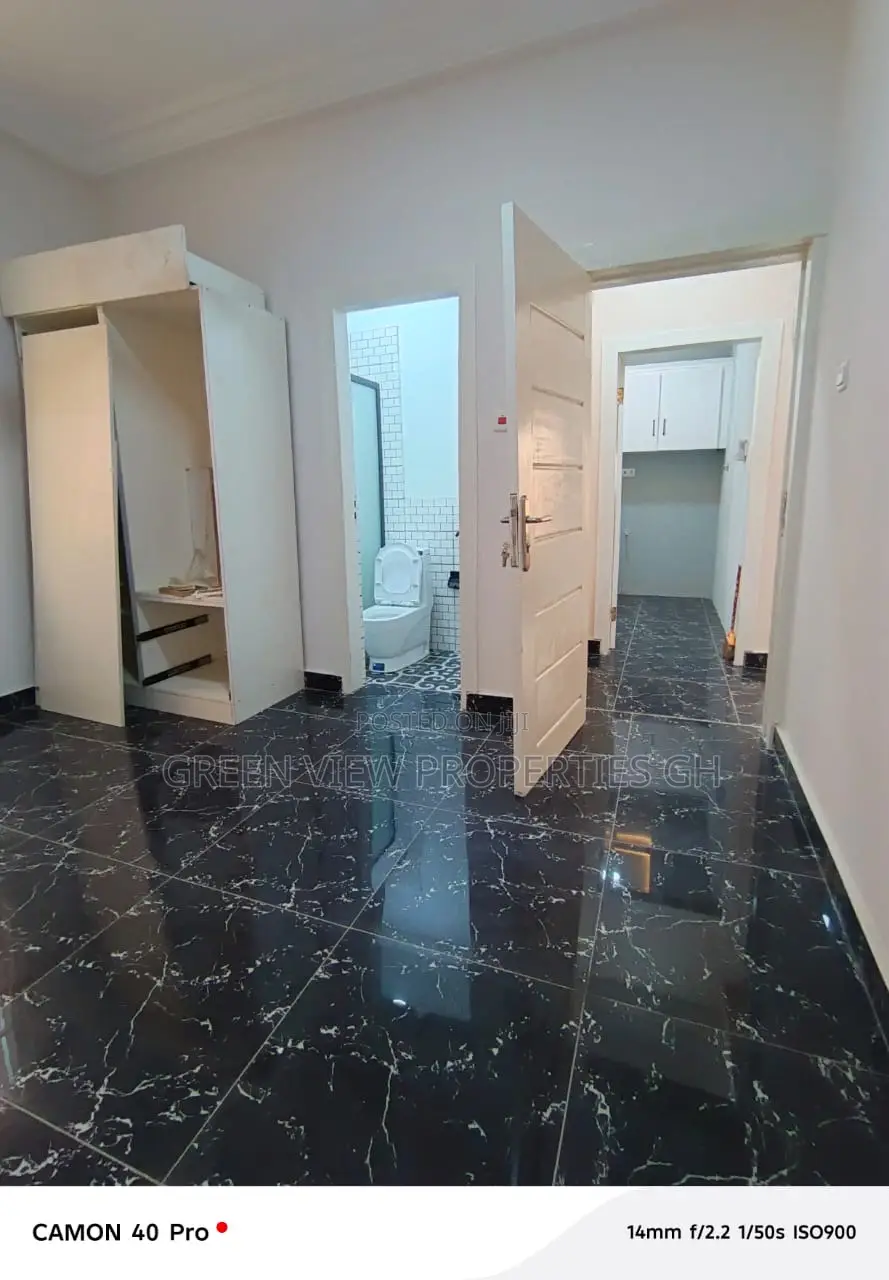 2bdrm Apartment in West Hills Mall Area for rent