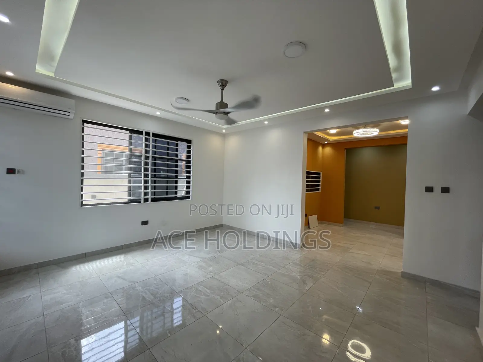 4bdrm Apartment in Ashaley Botwe for sale