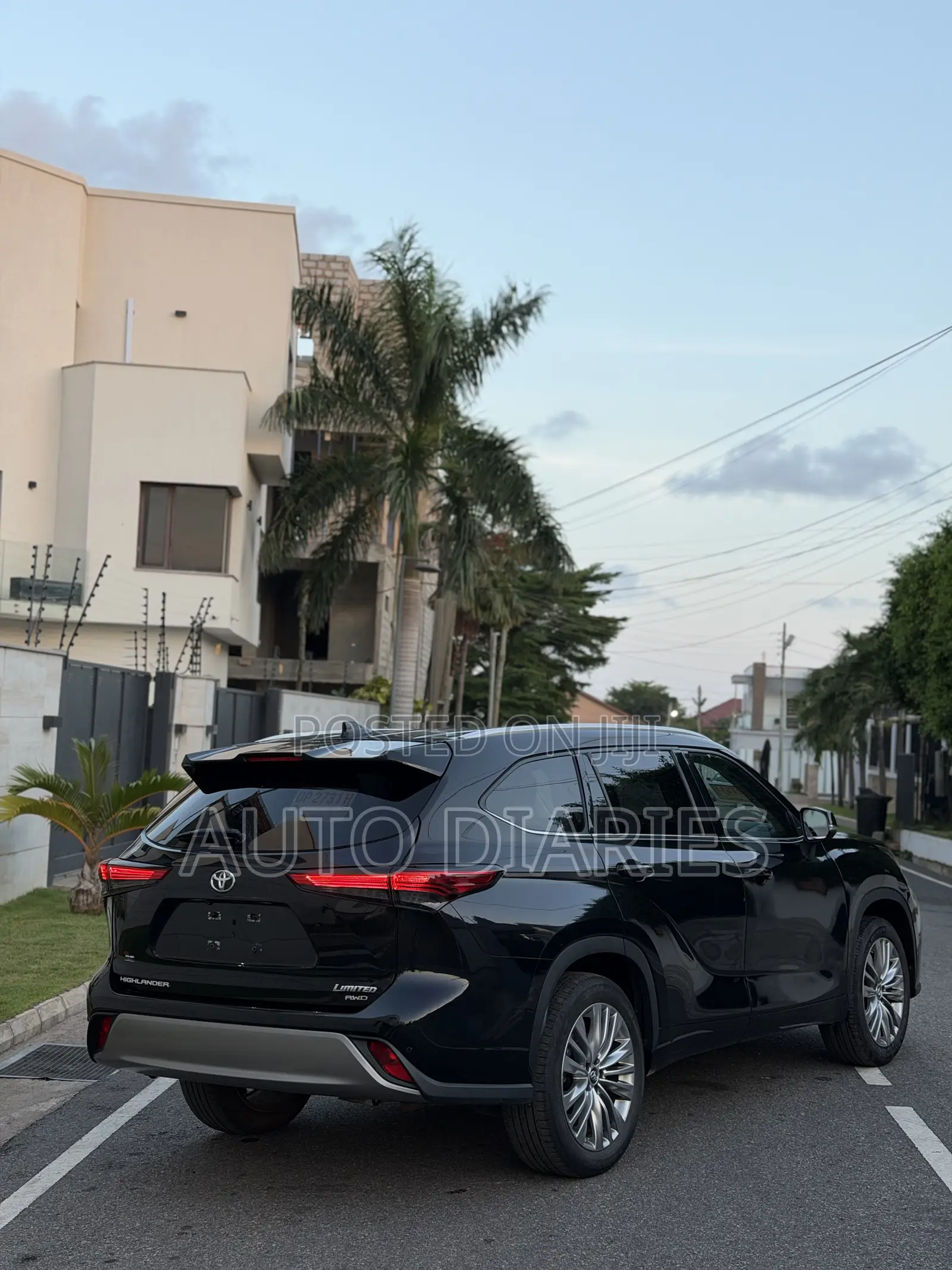 Toyota Highlander Limited AWD 2023 Black