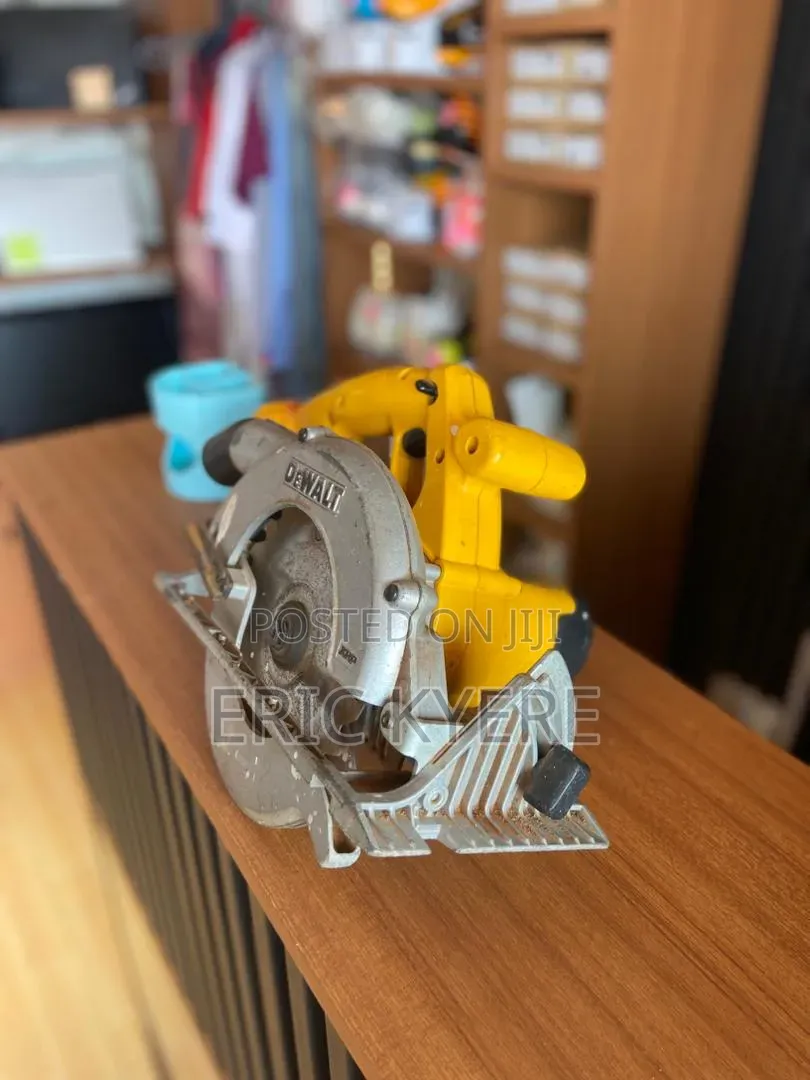 Dewalt Circular Saw