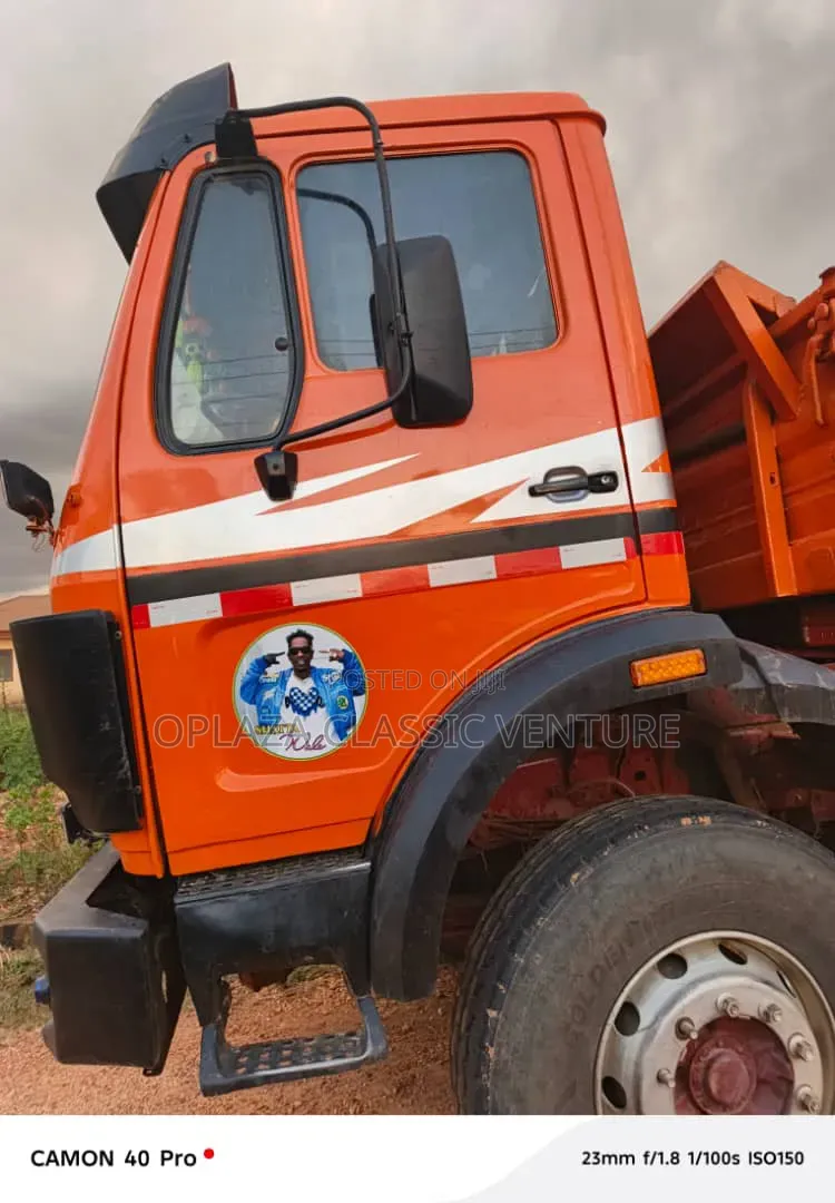 Mercedes Benz Tipper Single Step Axle