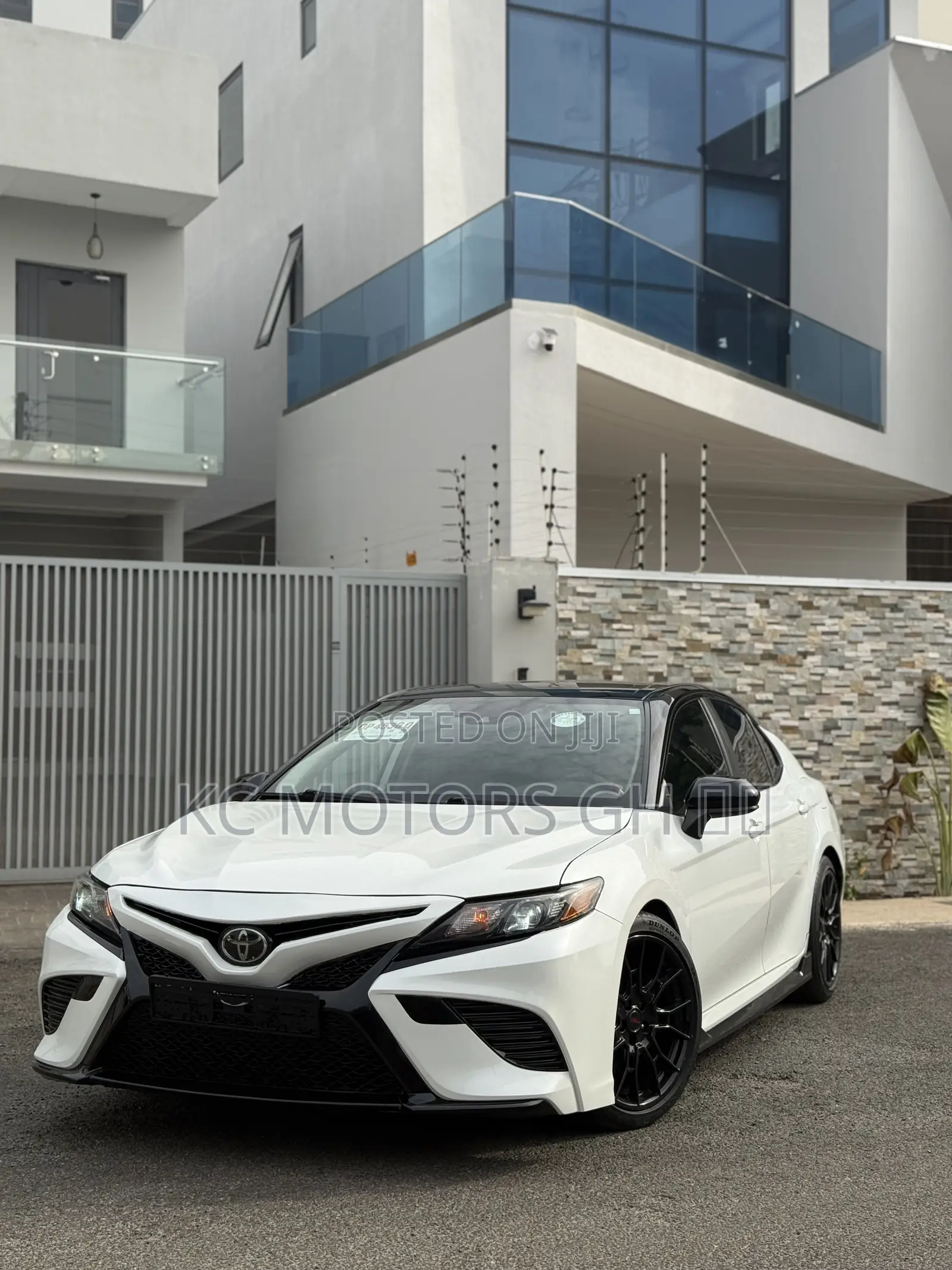 Toyota Camry TRD V6 FWD 2020 White
