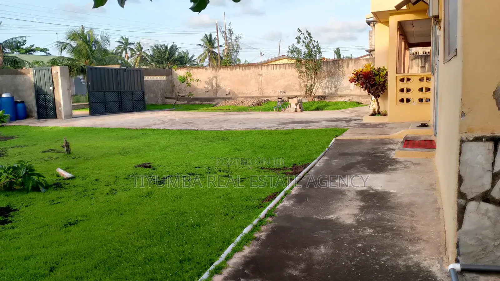Land for Sale in Westland.