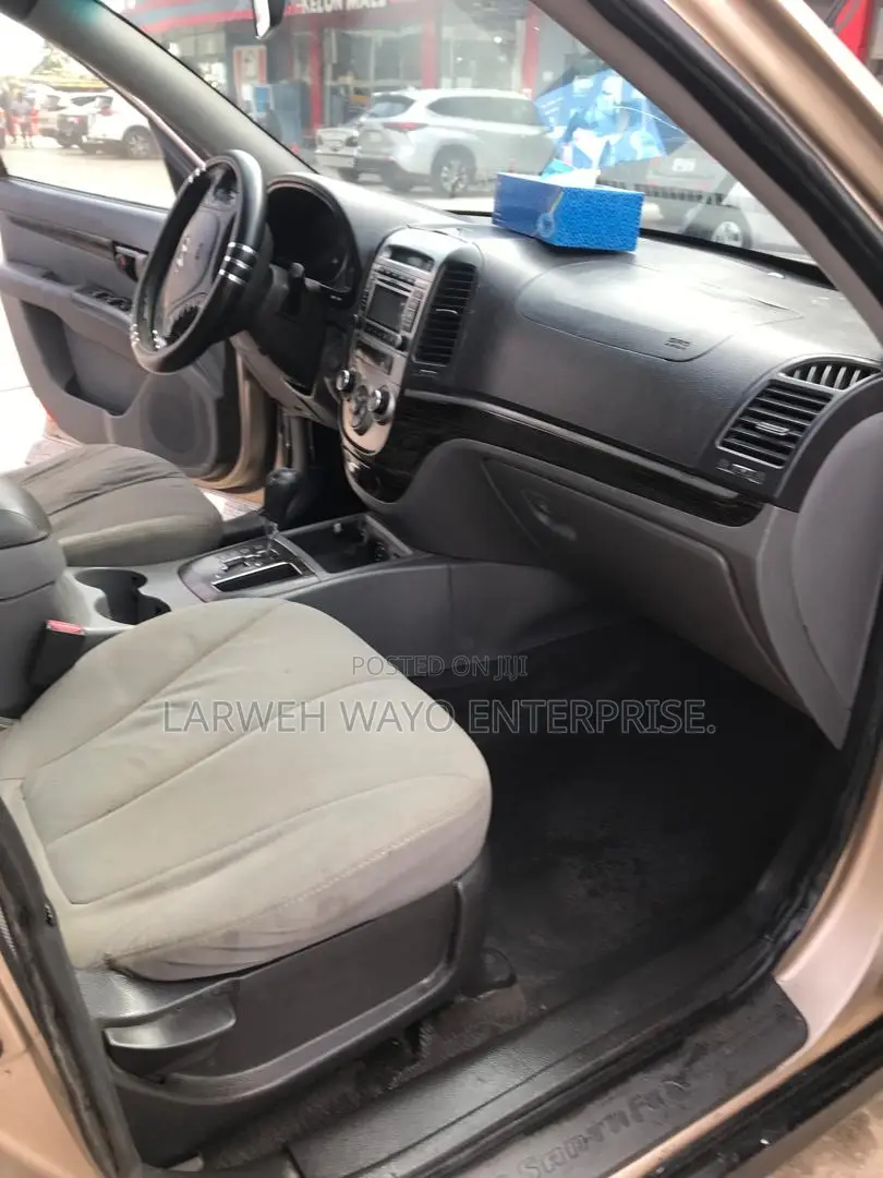 Hyundai Santa Fe 2012 Brown