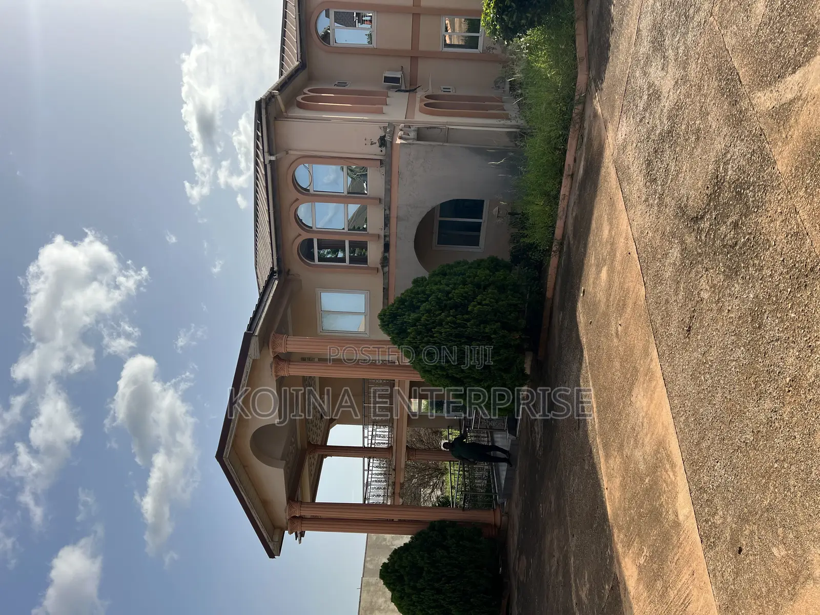 8bdrm House in Ayinam Boris B, Kumasi Metropolitan for rent