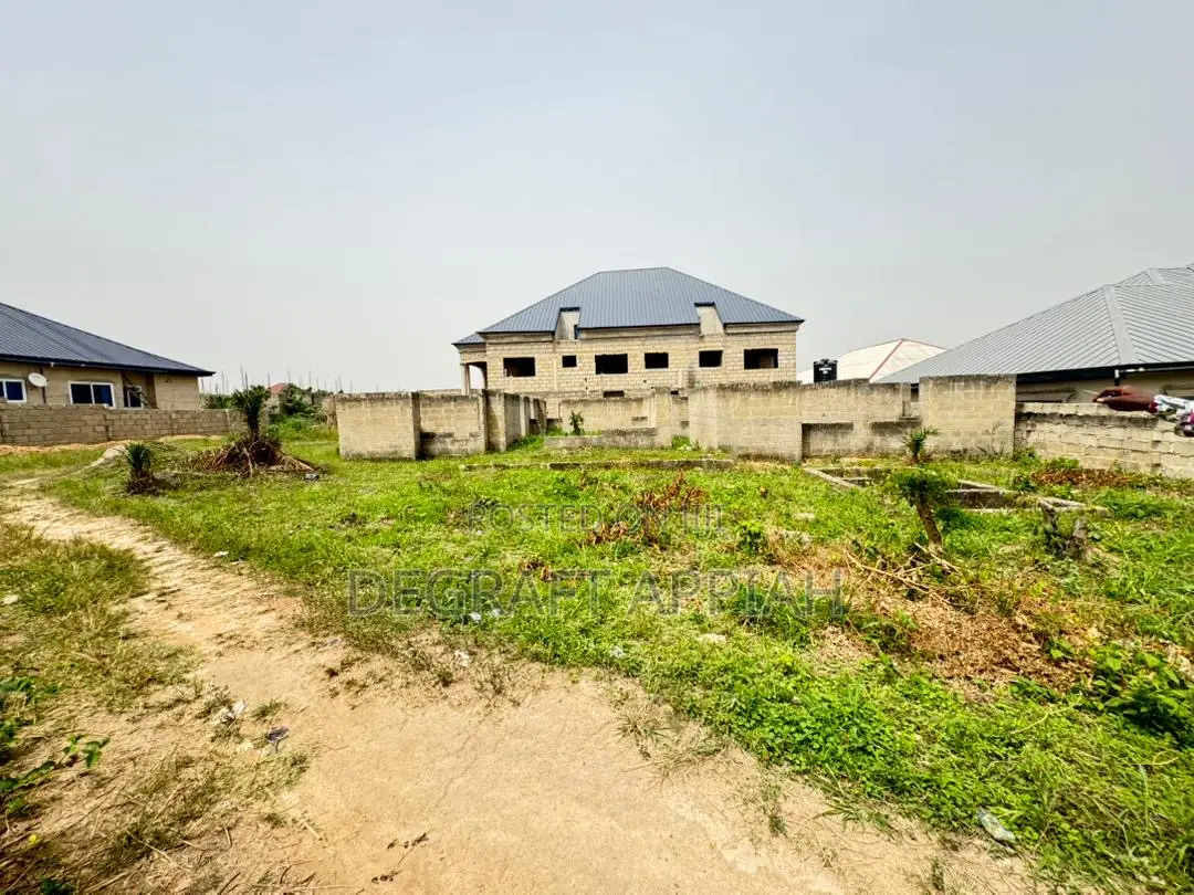 6bdrm Block of Flats in Atimatim Maase, Kwabre for sale