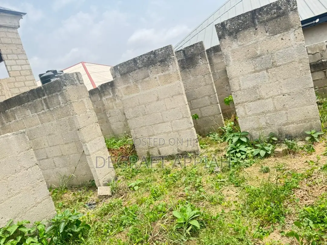 6bdrm Block of Flats in Atimatim Maase, Kwabre for sale