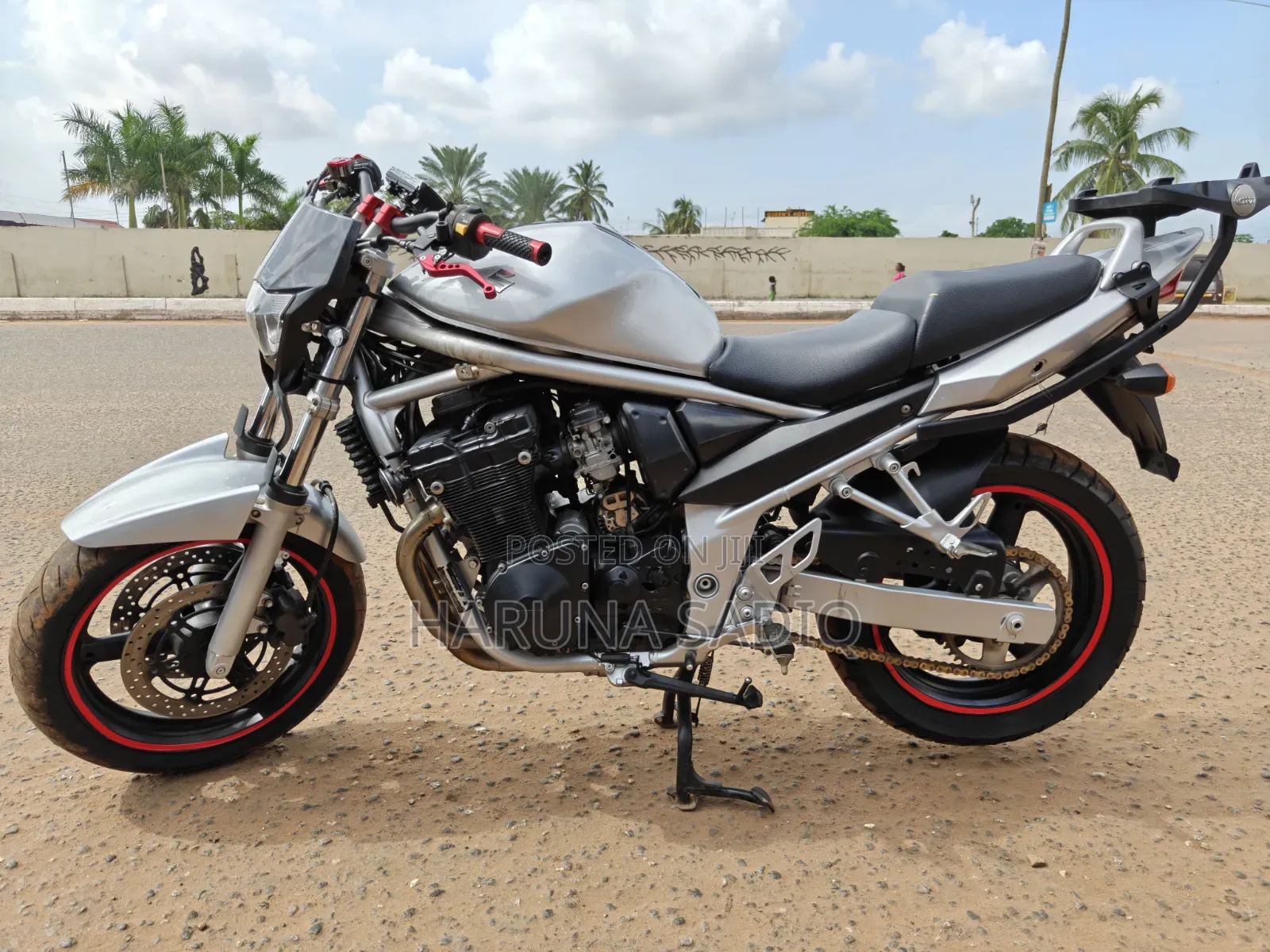 Suzuki 750 2009 Silver