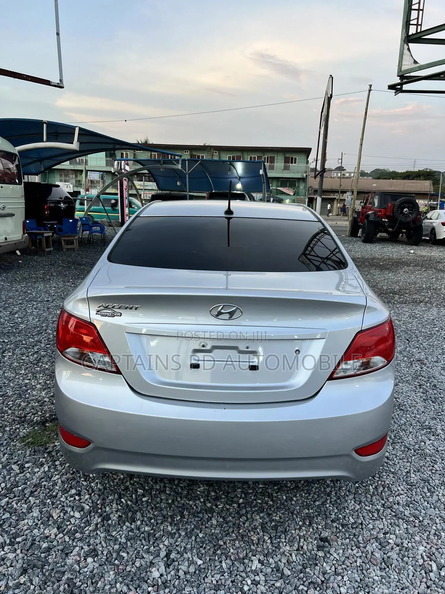 Hyundai Accent SE Sedan 2017 Silver