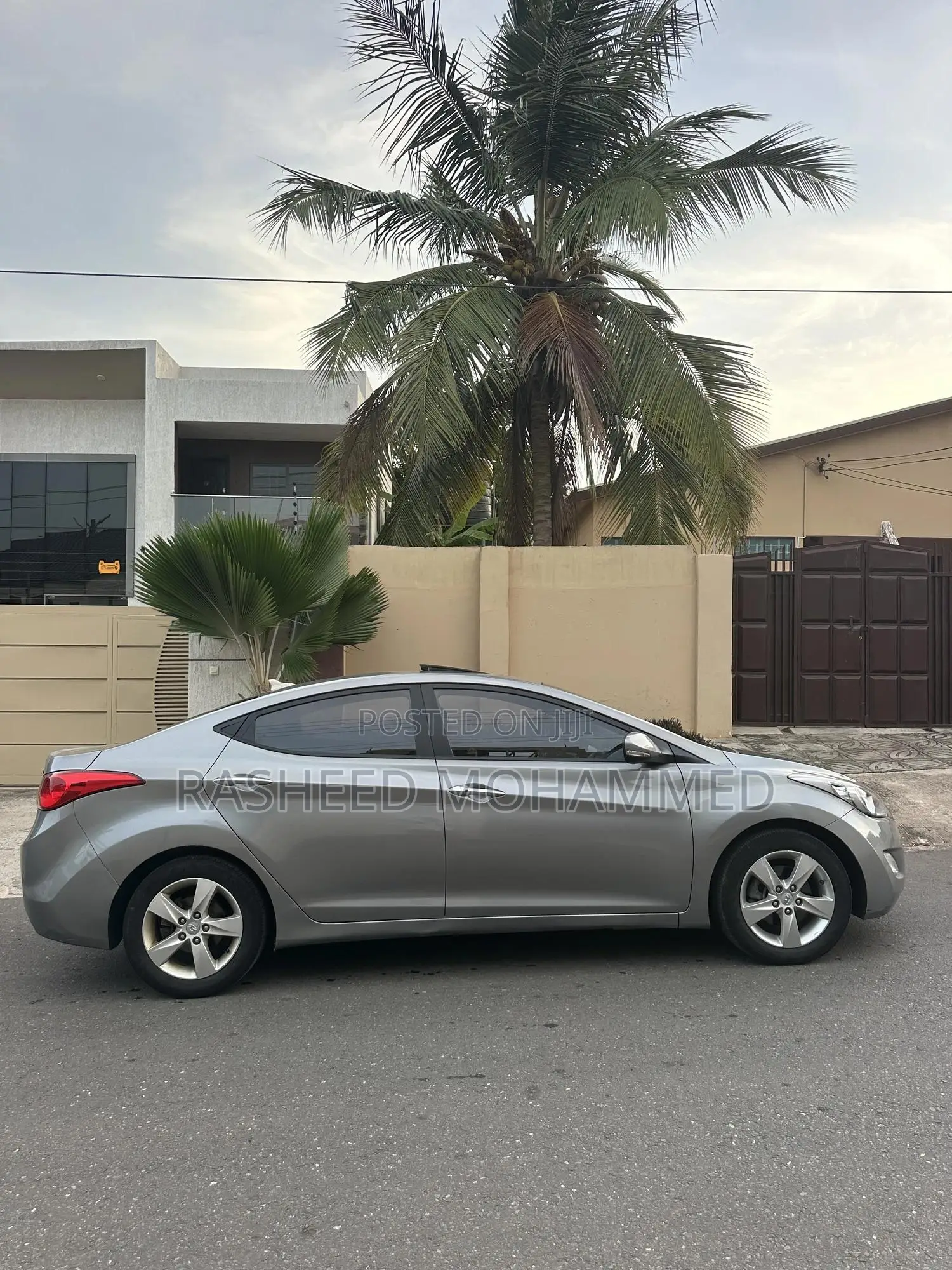 Hyundai Elantra Limited Sedan FWD (1.8L 4cyl 6A) 2016 Gray