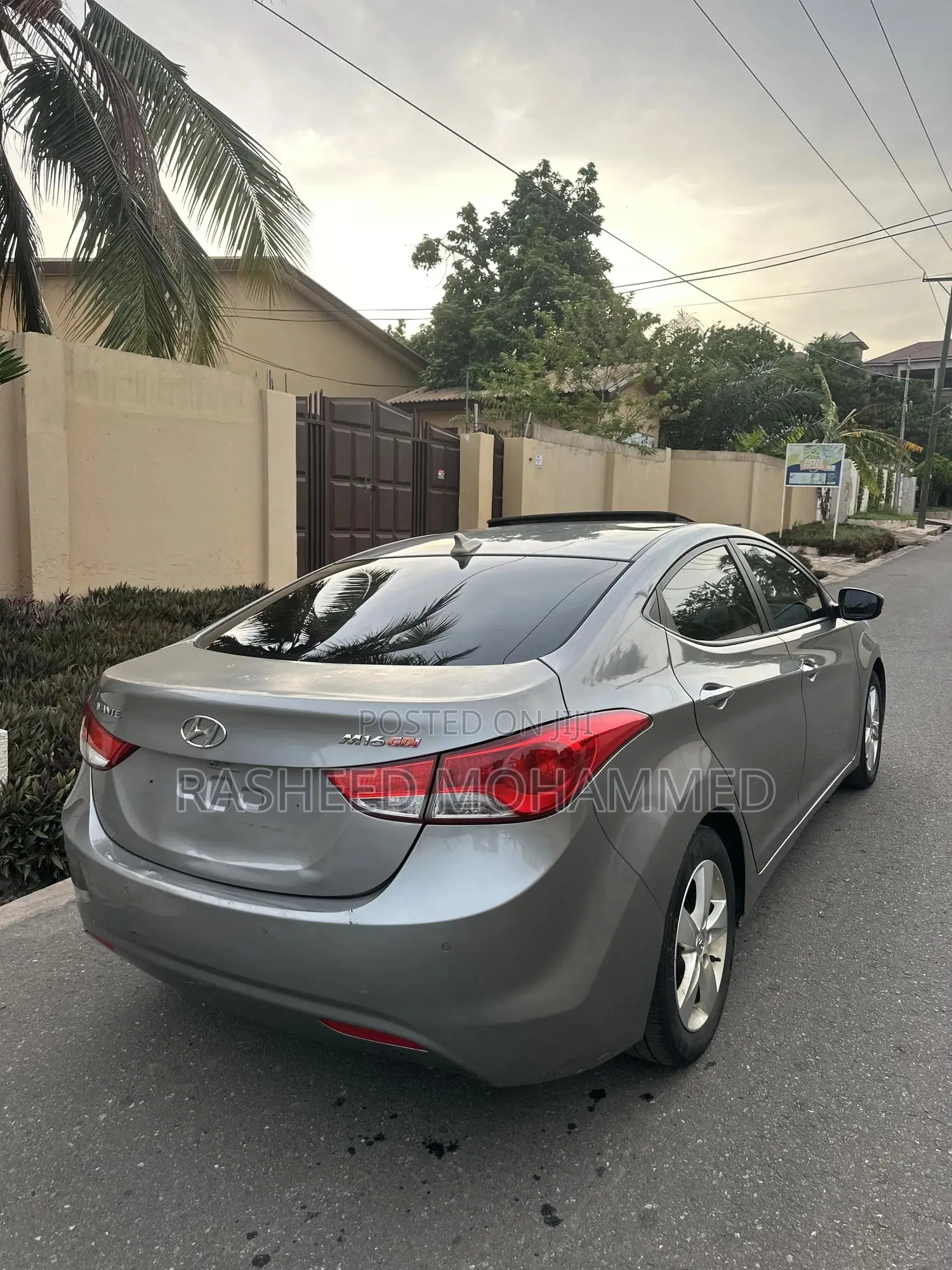 Hyundai Elantra Limited Sedan FWD (1.8L 4cyl 6A) 2016 Gray
