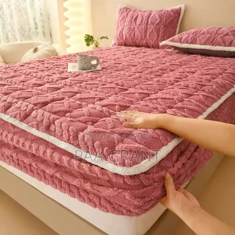 Cloud Like Sleeping Experience (Fluffy Mattress Cover for Home Hotels