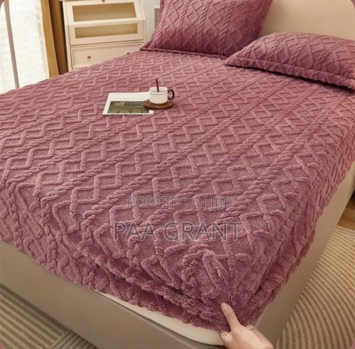 Super Soft Cotton Fluffy Cover Padding Perfect for Both Hotels Home