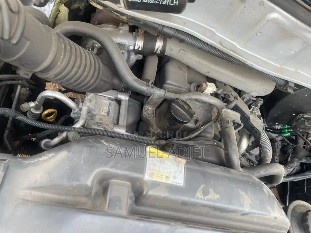 Toyota HiAce 2004 Silver