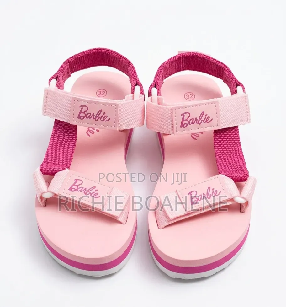 Girlss Sandals Size 32