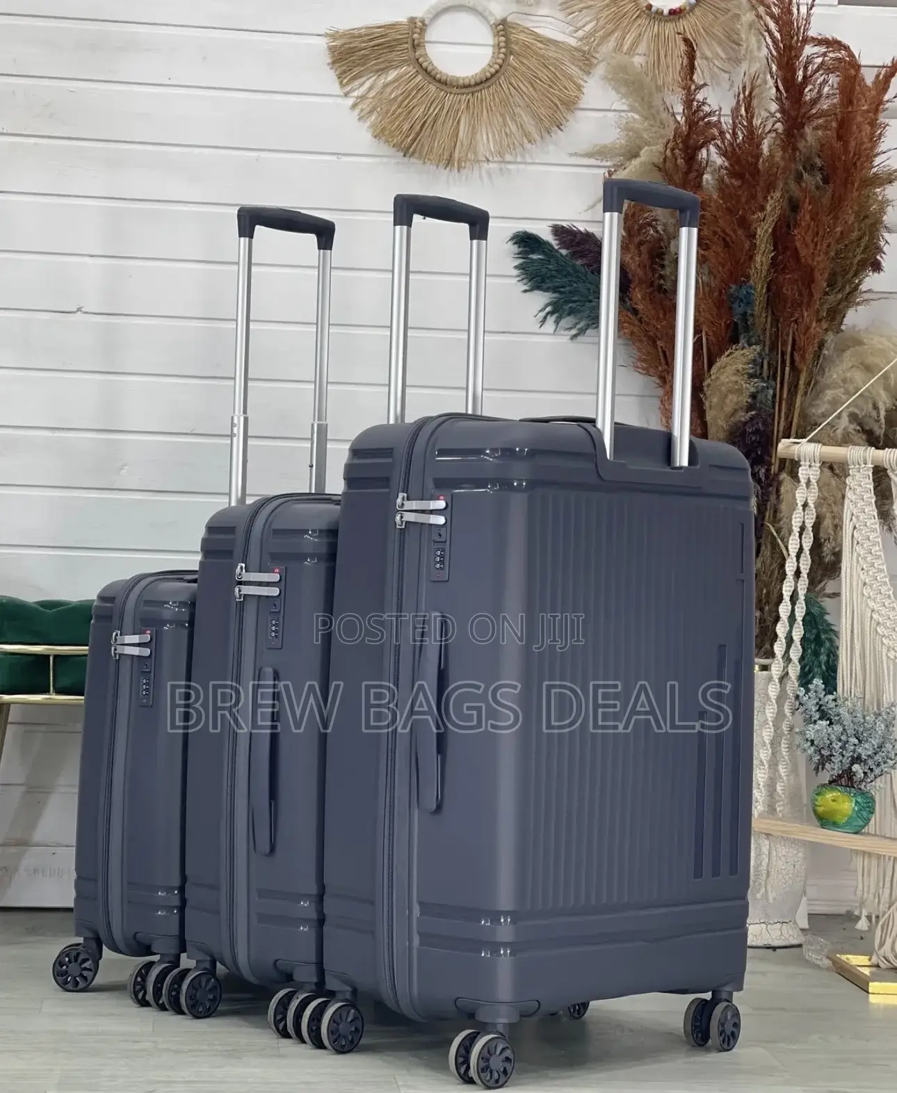 Top Quality Compass 3set 30 Inches Unbreakable Traveling Bag.
