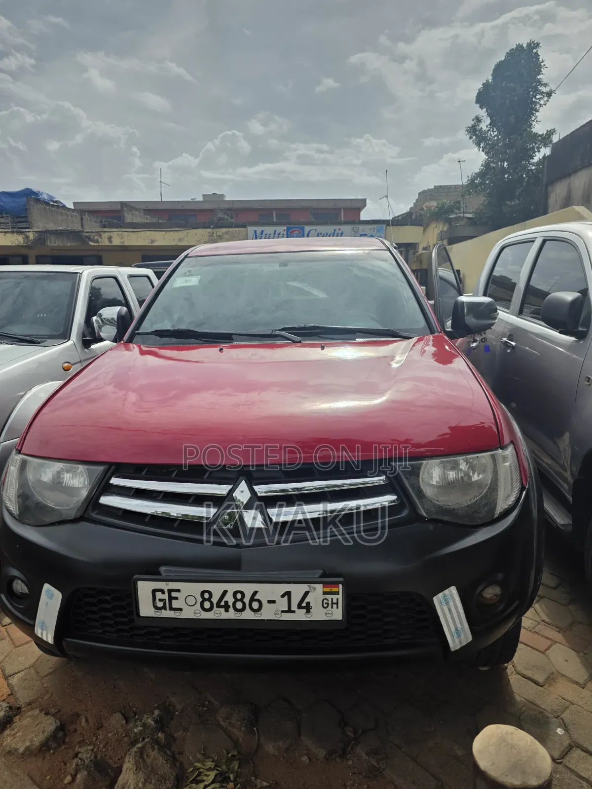 Mitsubishi L200 2013 Red