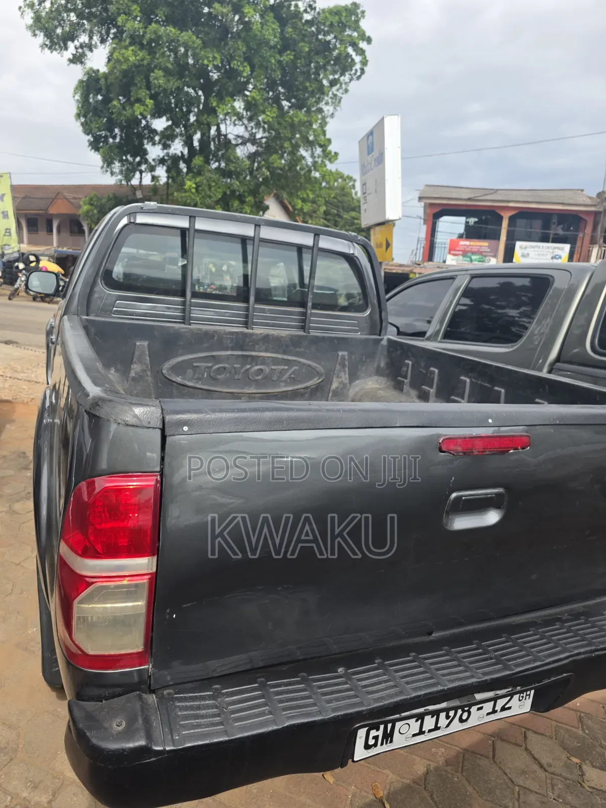 Toyota Hilux 2012 Gray