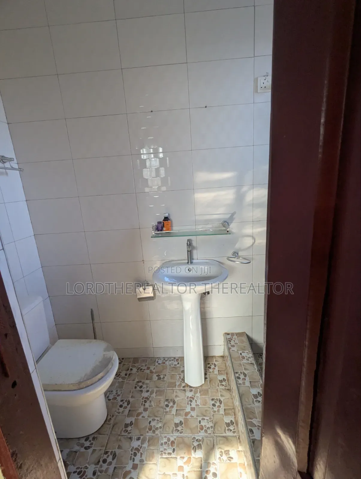 2bdrm Block of Flats in Pokuase for rent
