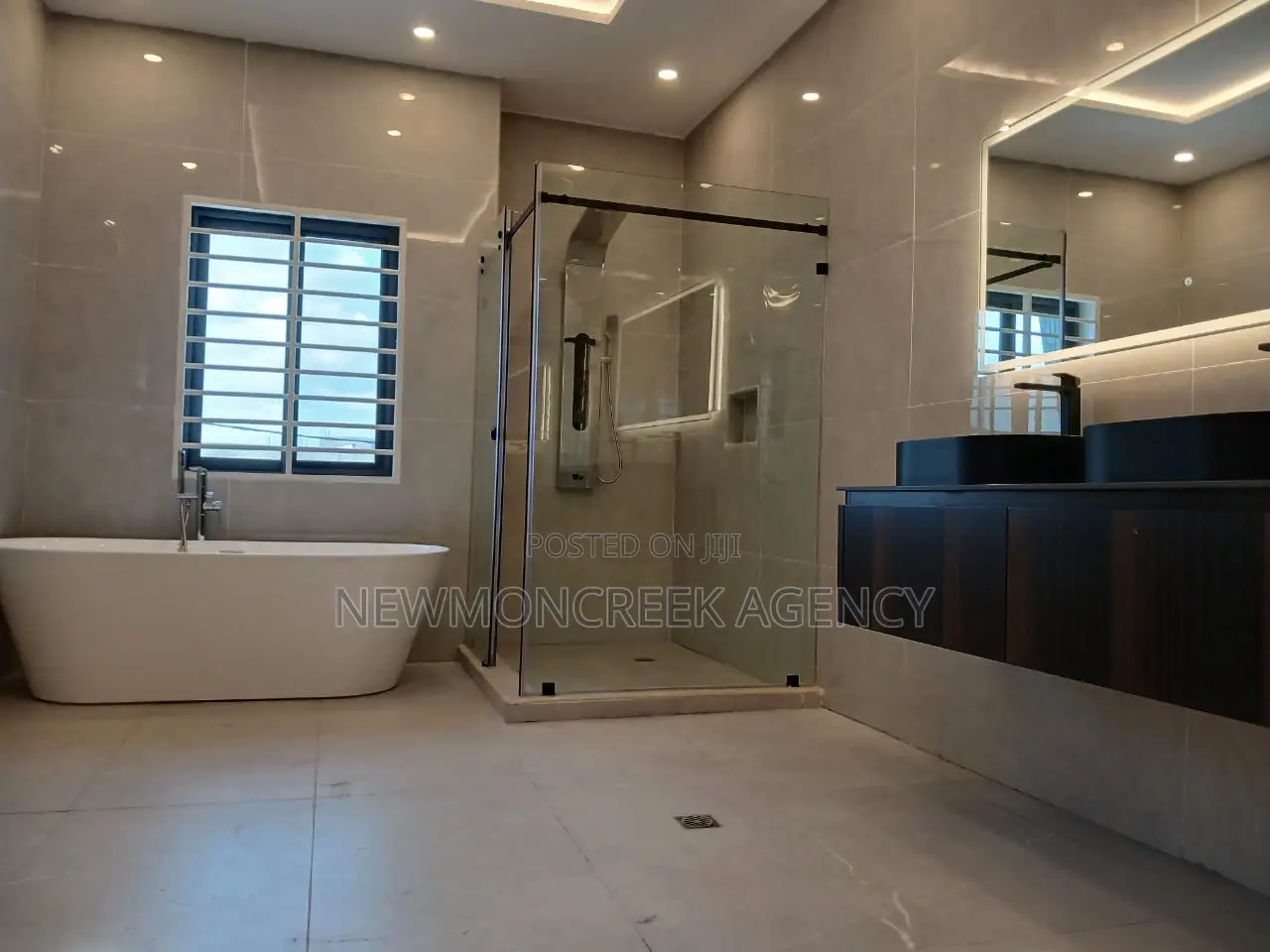 4bdrm Duplex in East Legon Hills, Accra Metropolitan for sale