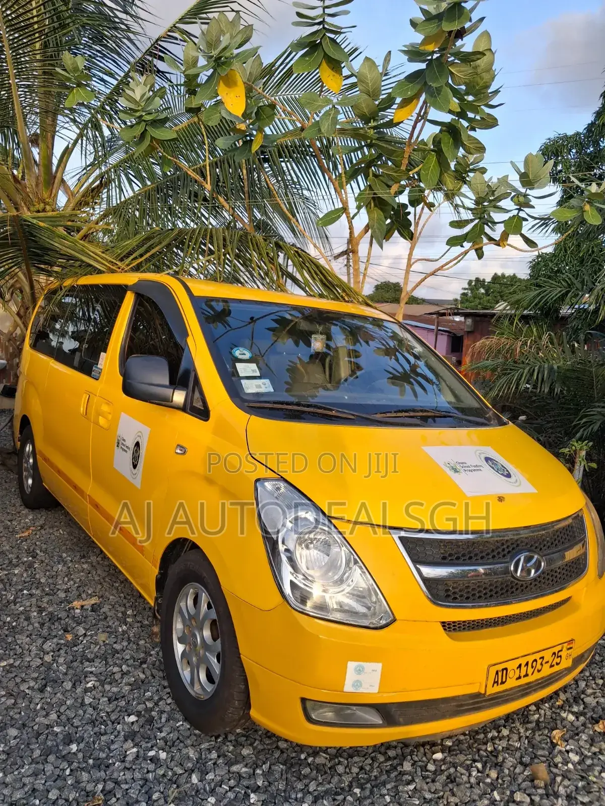 Hyundai Starex 2014 Yellow
