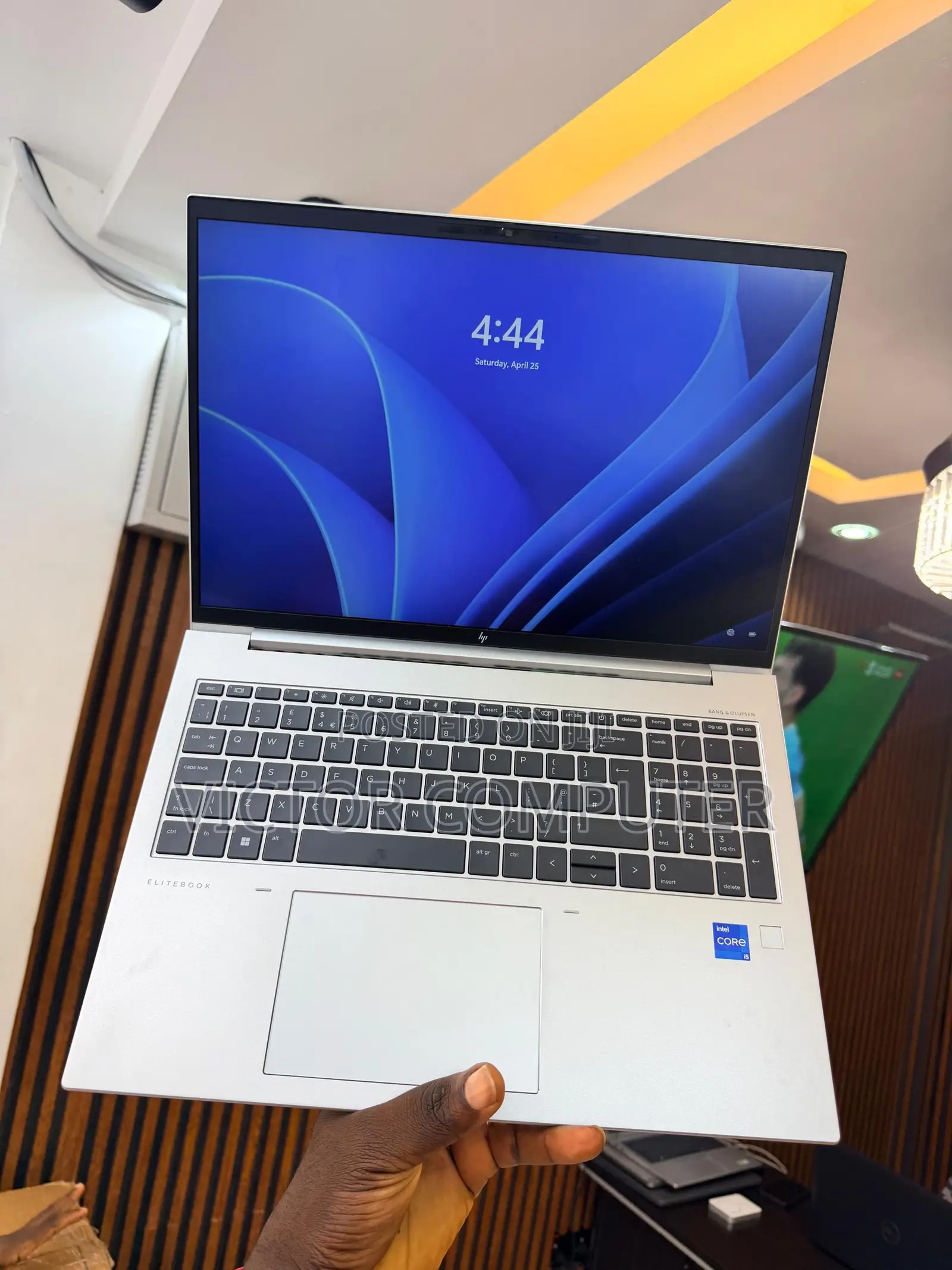 Laptop HP EliteBook 860 G10 16GB Intel Core i5 SSD 256GB