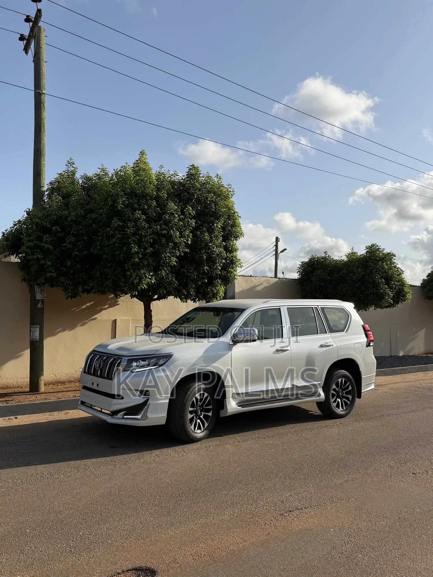 Toyota Land Cruiser Prado 2017 White