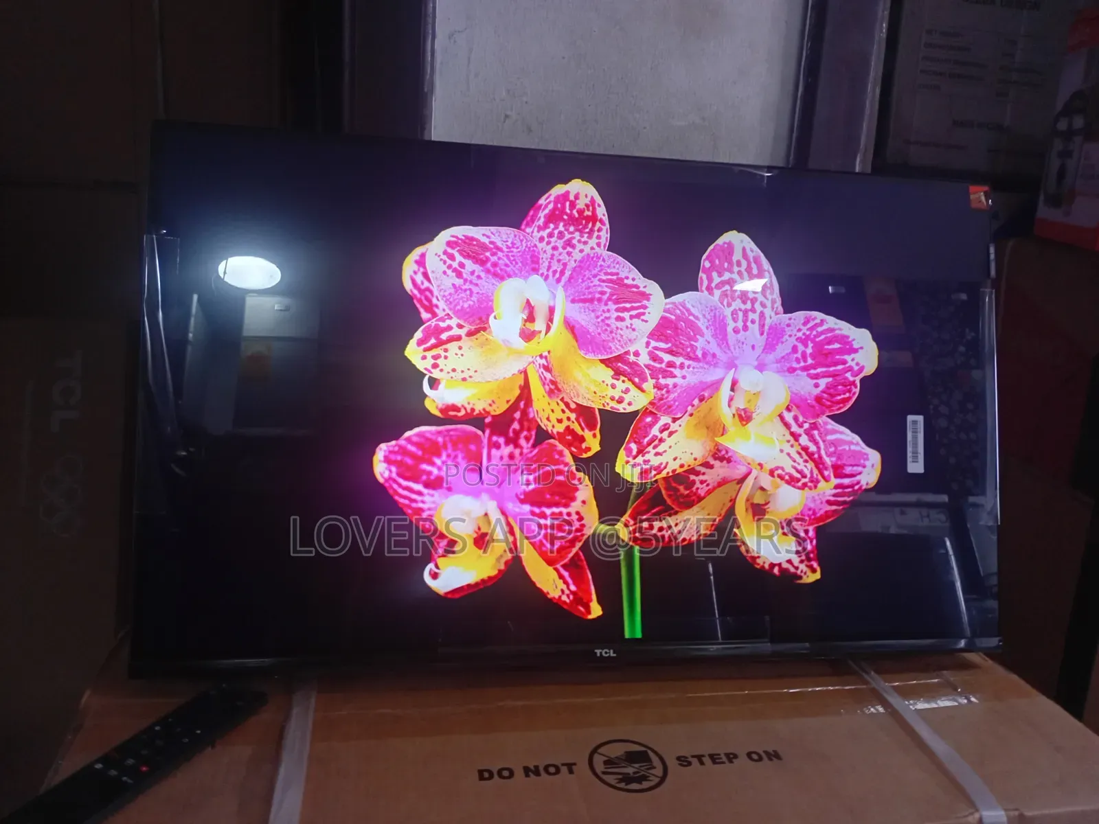 TCL 32-Inch Digital Smart Tv With Smart Features