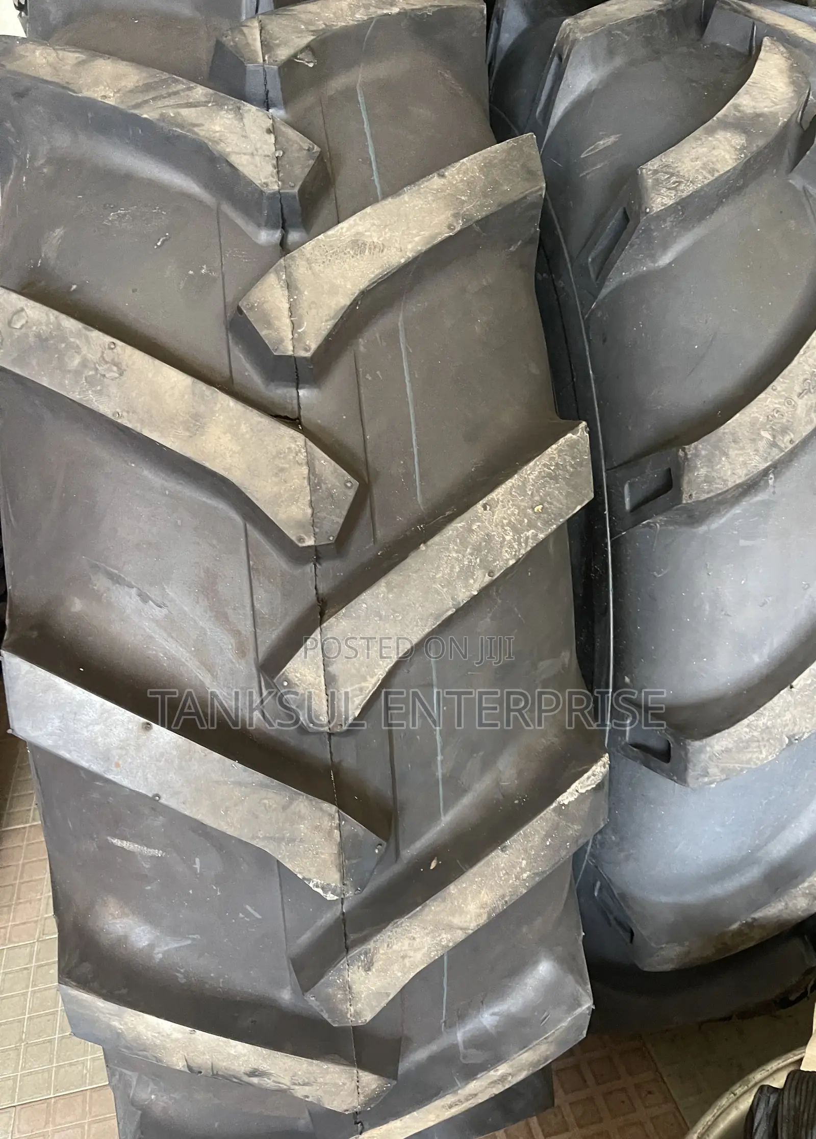 16.9 R30 Tractor Tyre VGL