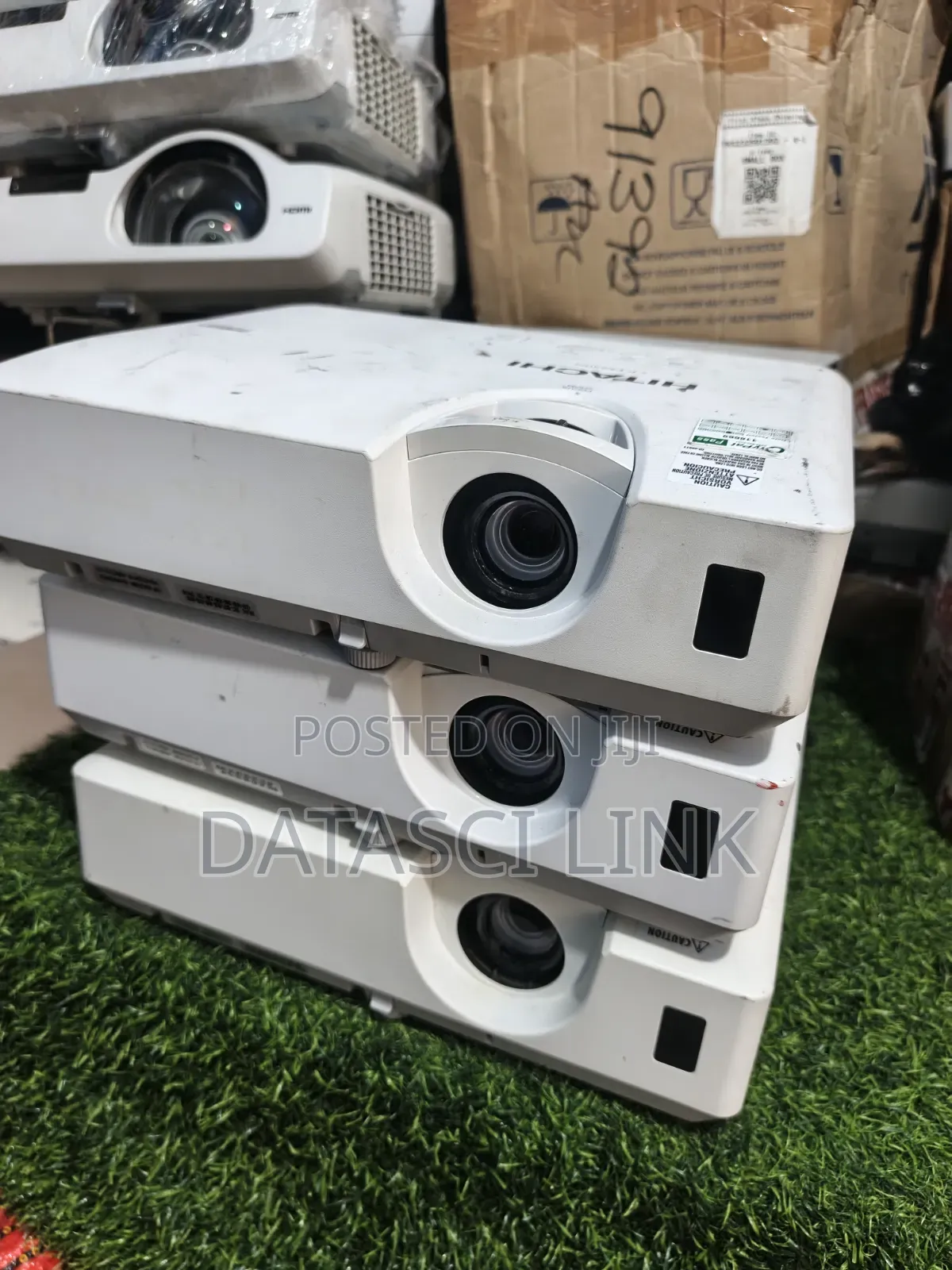 Uk-Used Hitachi Projector
