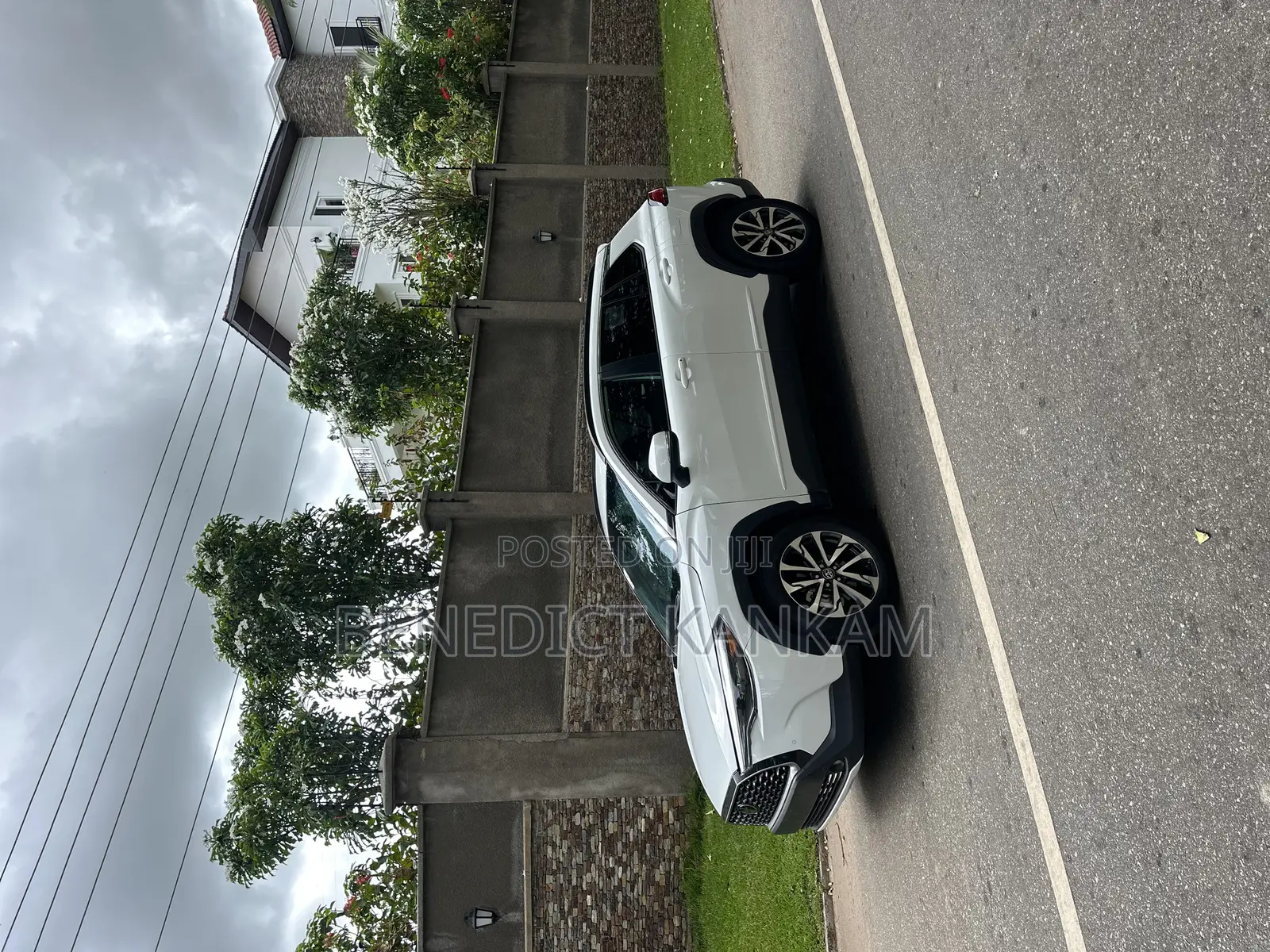 Toyota Corolla Cross XLE 4WD 2024 White
