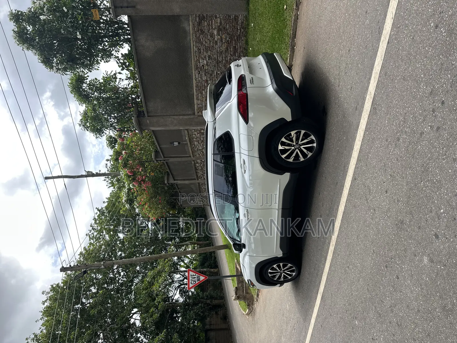 Toyota Corolla Cross XLE 4WD 2024 White