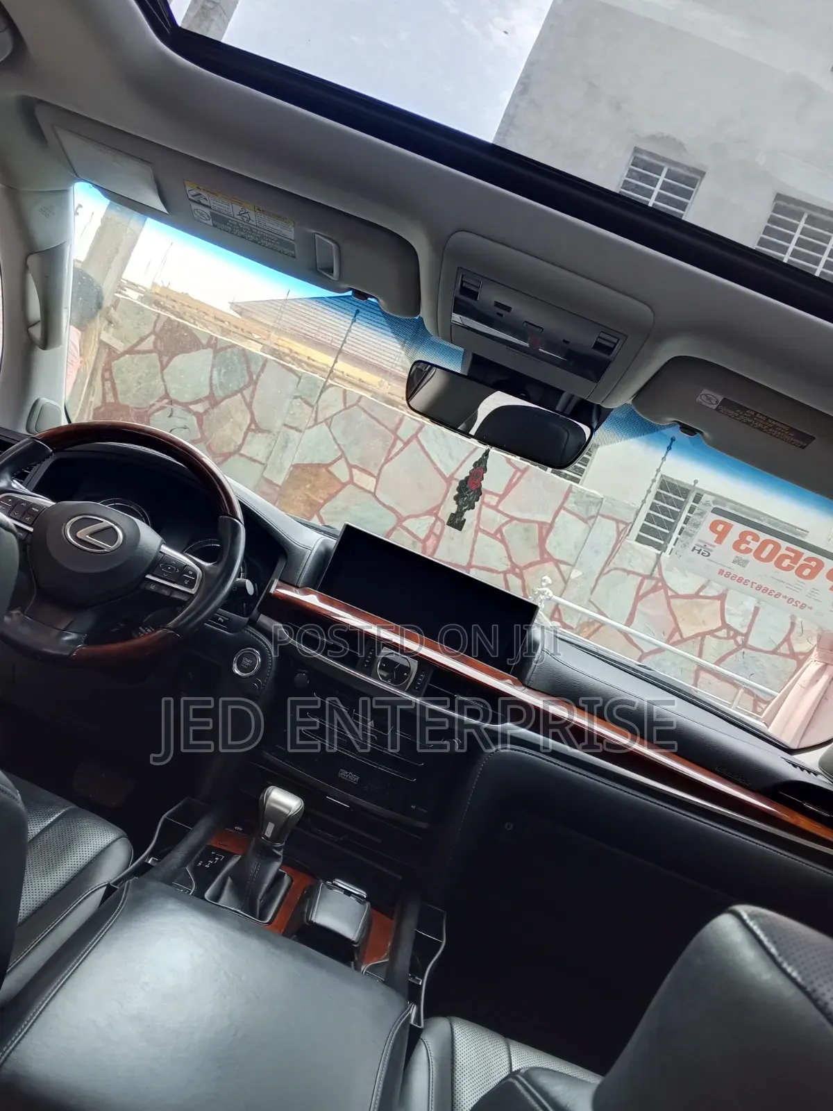 Lexus LX 570 AWD 2017 Gold