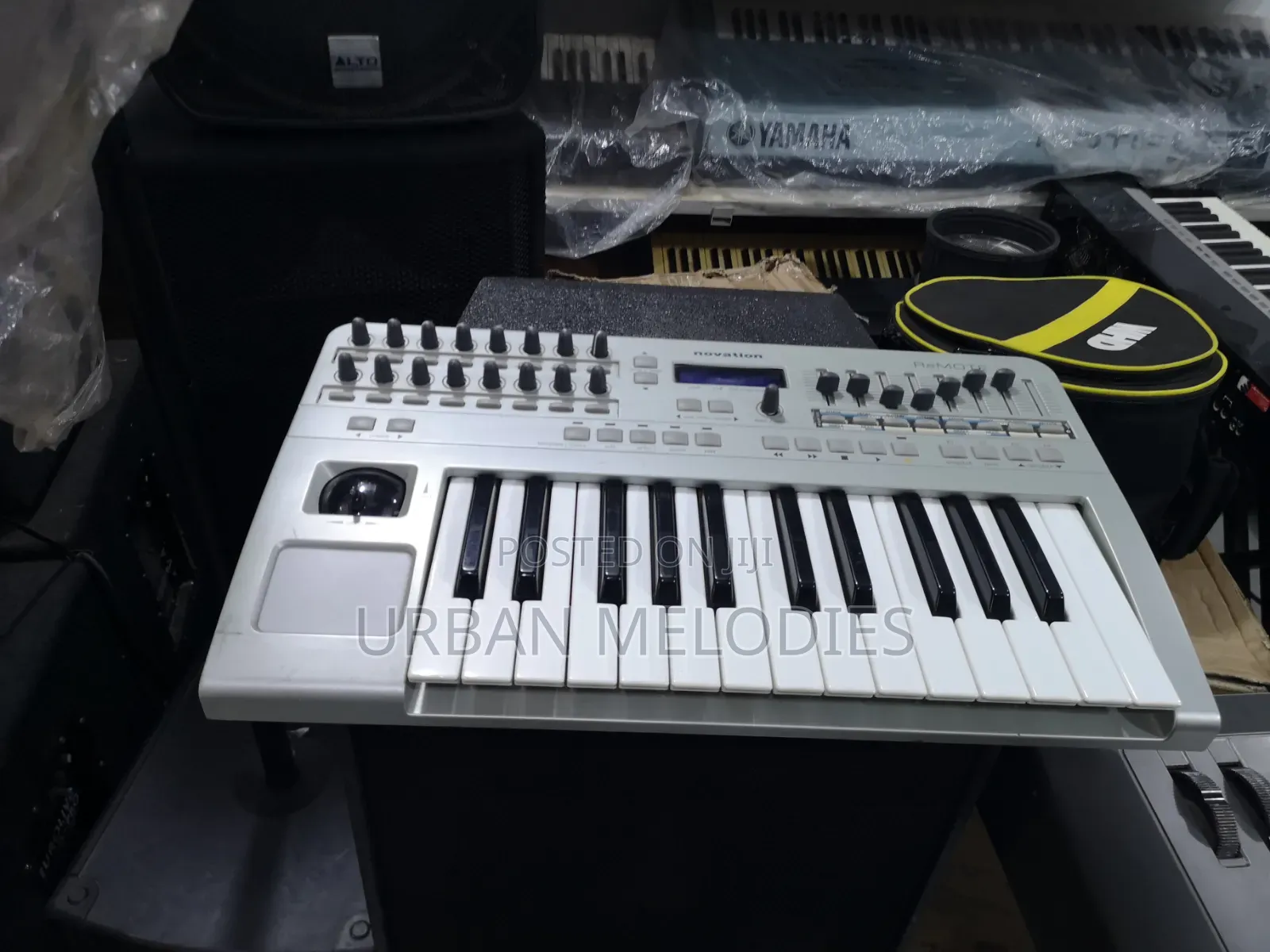 Novation Remote 25 Midi Keyboard