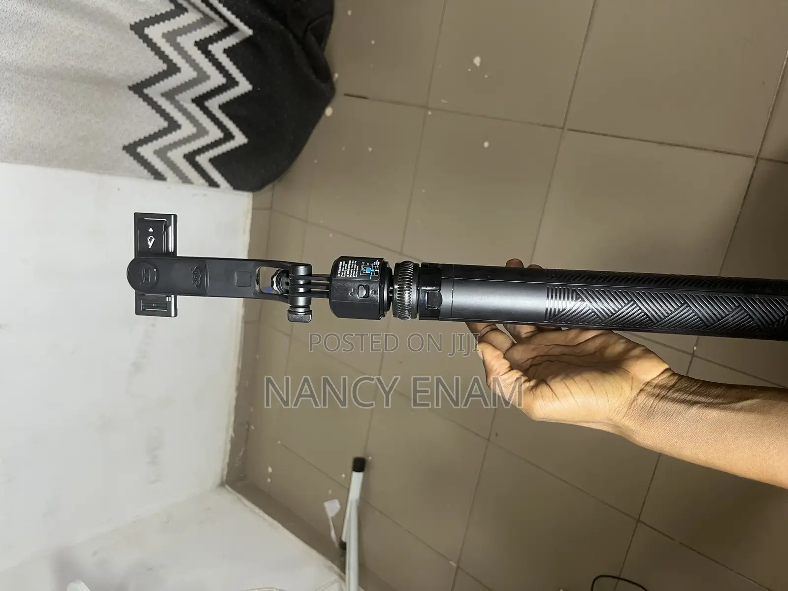 Tripod - Auto Rotate Bluetooth Tripod