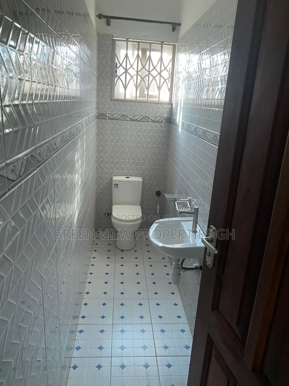 2bdrm Apartment in West Hills Mall Area for rent